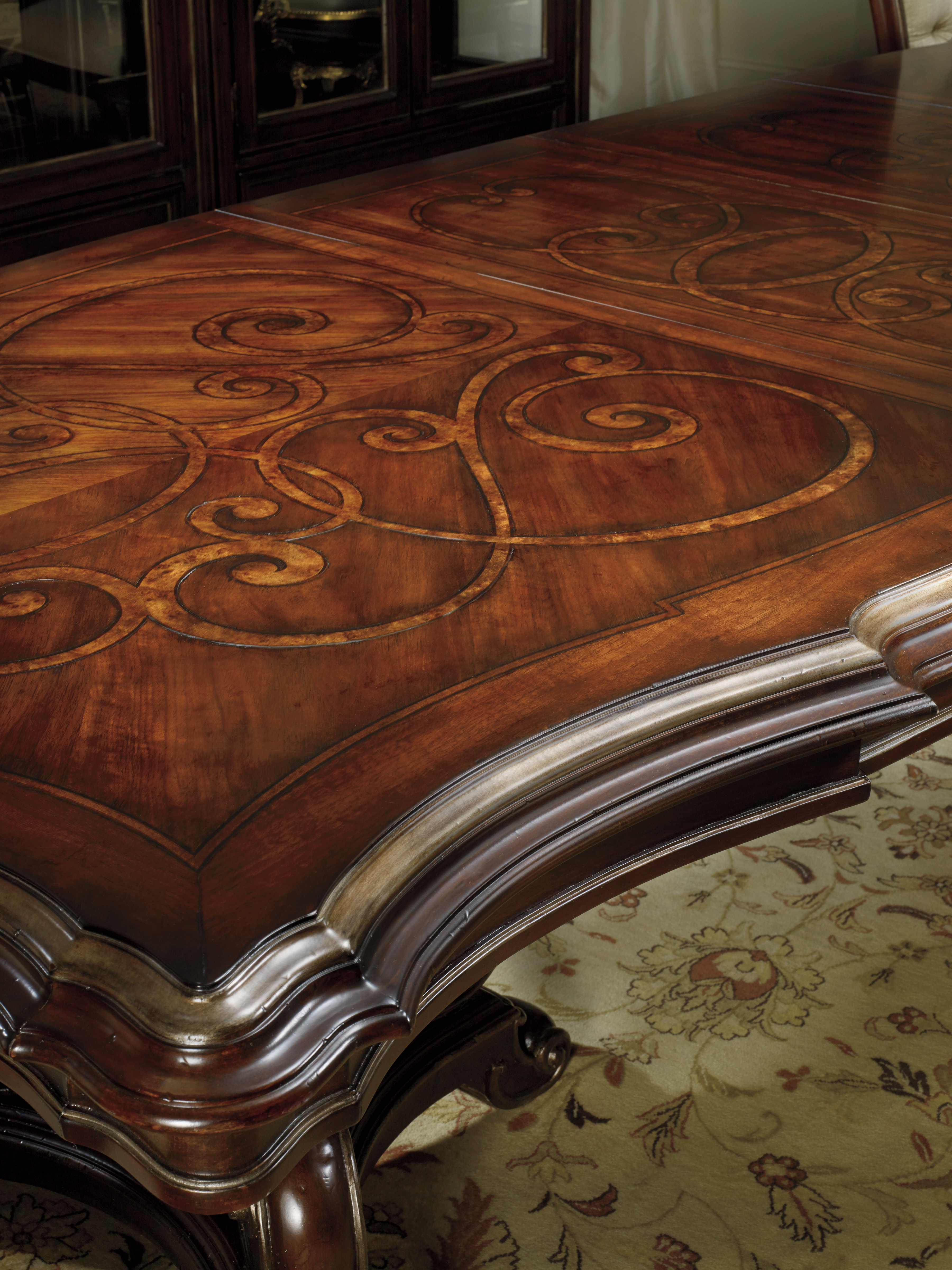 Bentley Collection DIning Table Detail