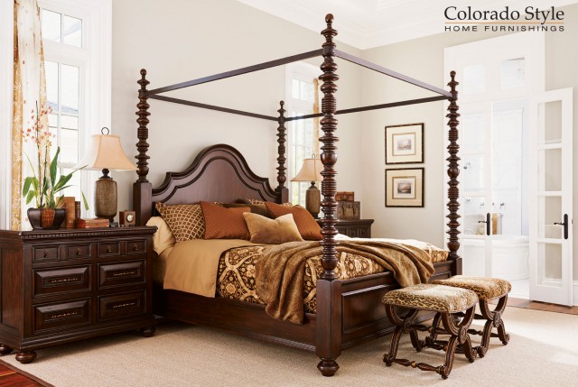 Kilimanjaro Canopy Bed