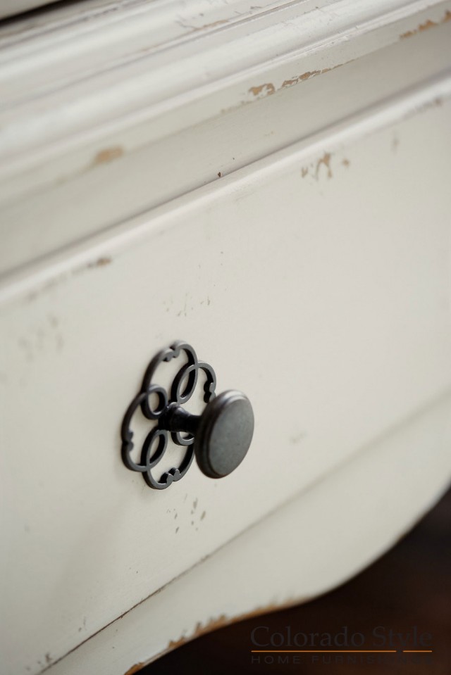 Detail Hardware